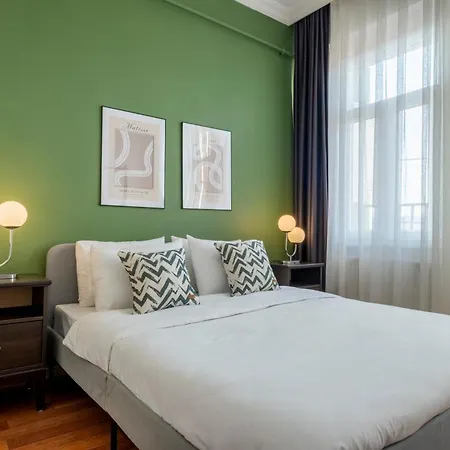 Spacious 3br In - 2 Bathrooms Apartment *