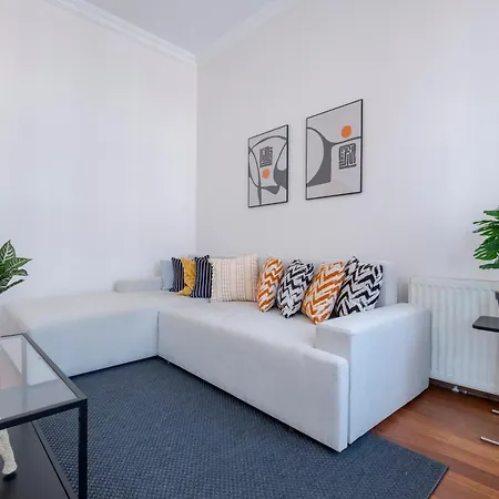 Apartment Spacious 3br In - 2 Bathrooms