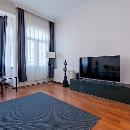 Spacious 3br In - 2 Bathrooms *
