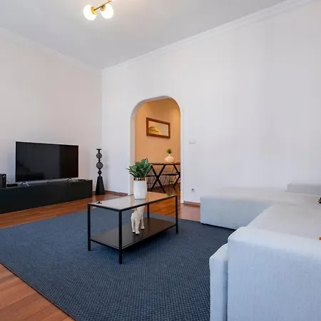 Spacious 3br In - 2 Bathrooms *