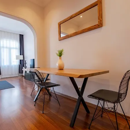 Apartment Spacious 3br In - 2 Bathrooms Istanbul