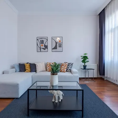 Spacious 3br In - 2 Bathrooms